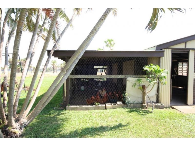 106 RITA ISLAND Road, Jarvisfield QLD 4807