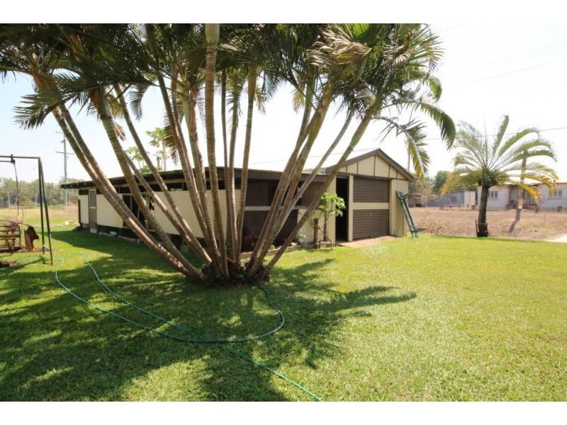 106 RITA ISLAND Road, Jarvisfield QLD 4807