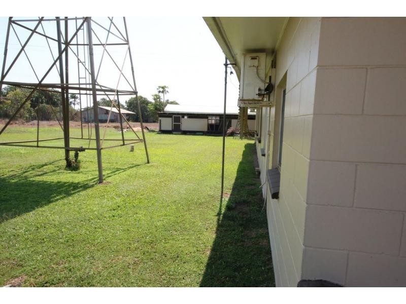 106 RITA ISLAND Road, Jarvisfield QLD 4807