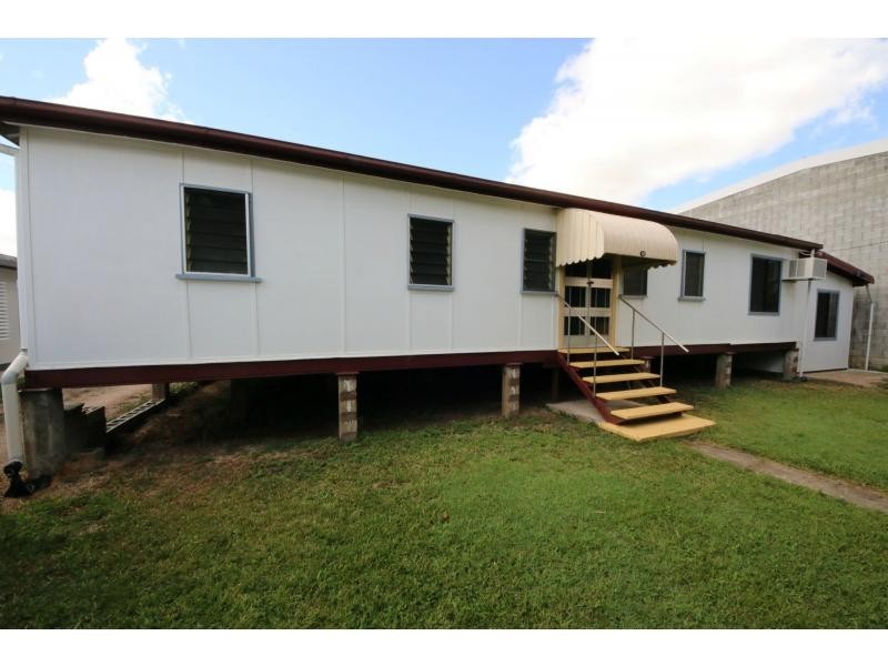33 FIFTEENTH Street, Home Hill QLD 4806