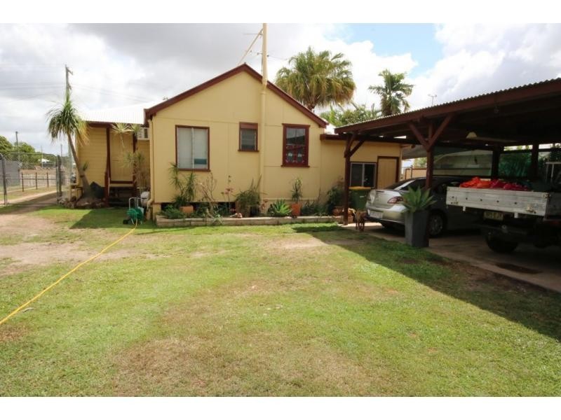 94 RAILWAY Street, Ayr QLD 4807