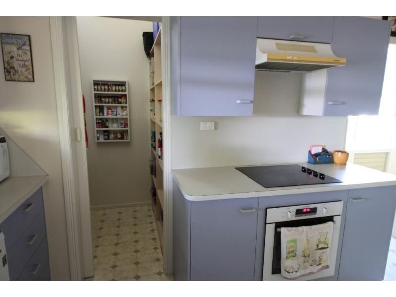 32-34 BEACH Road, Ayr QLD 4807