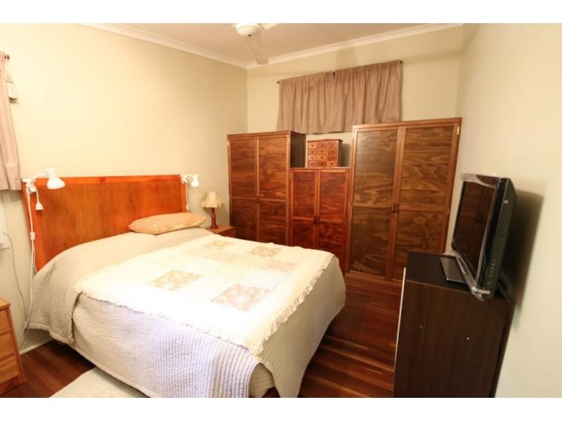 32-34 BEACH Road, Ayr QLD 4807