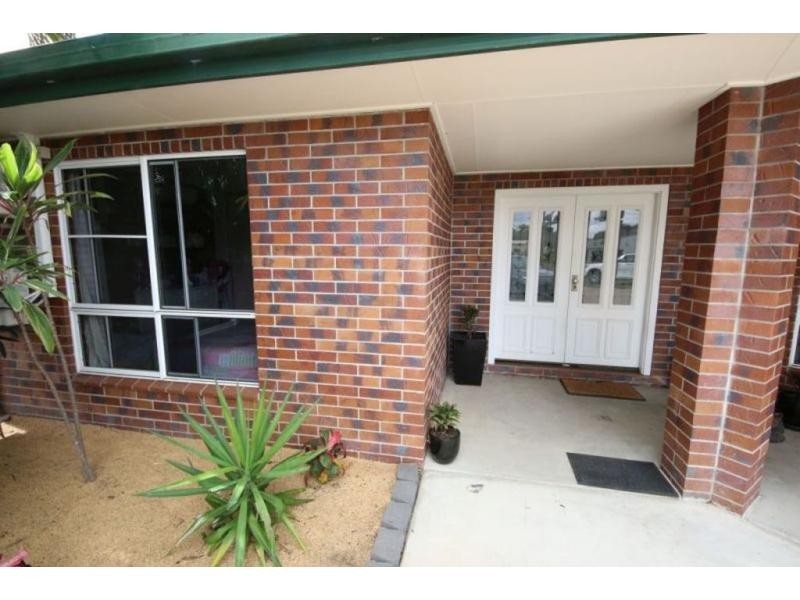 49 BOWLING GREEN Street, Brandon QLD 4808