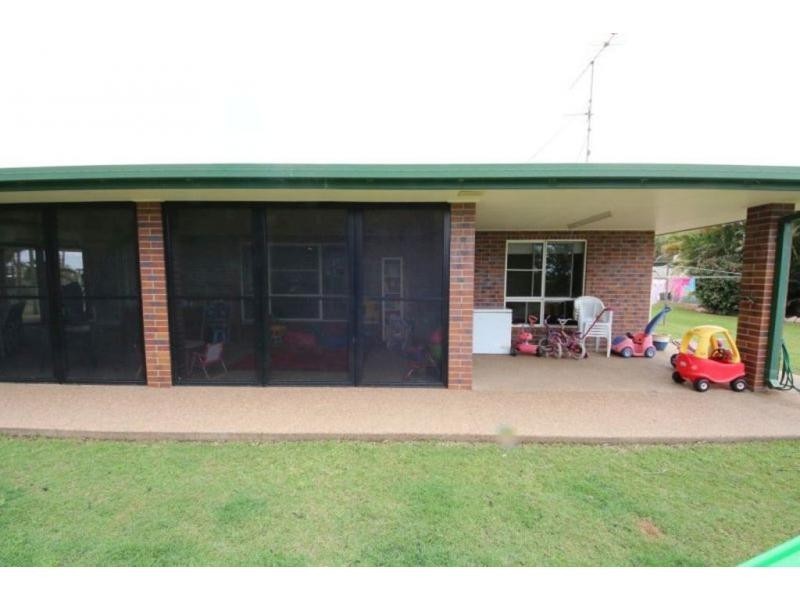 49 BOWLING GREEN Street, Brandon QLD 4808
