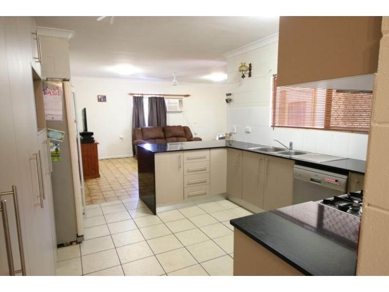96 THIRTEENTH Avenue, Home Hill QLD 4806