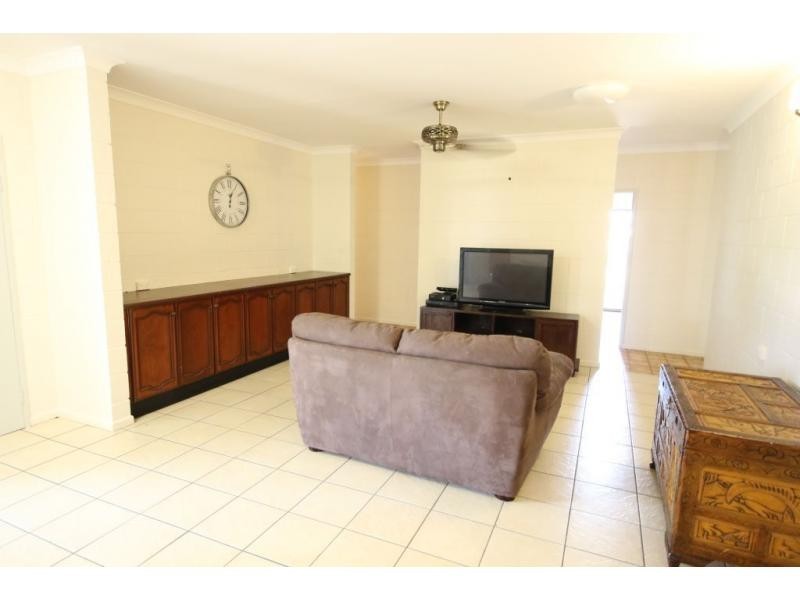 96 THIRTEENTH Avenue, Home Hill QLD 4806