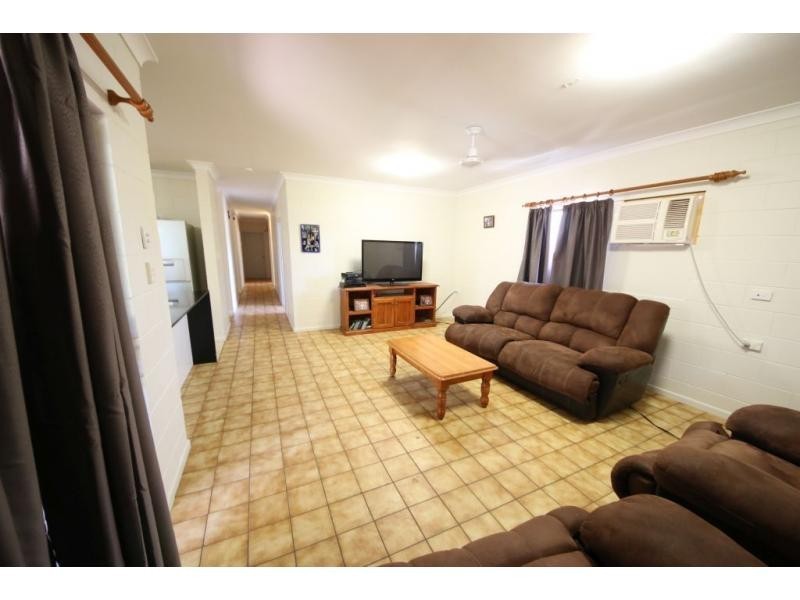 96 THIRTEENTH Avenue, Home Hill QLD 4806