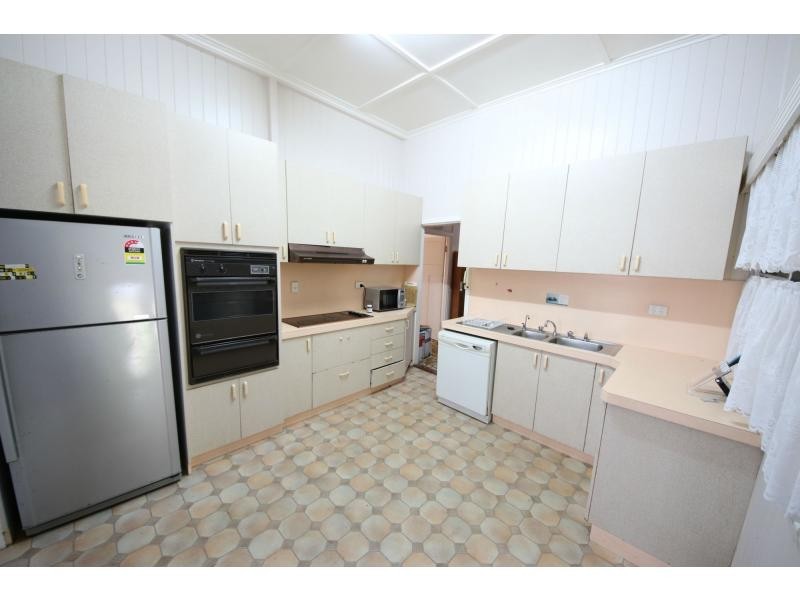 1 PARKER Street, Ayr QLD 4807