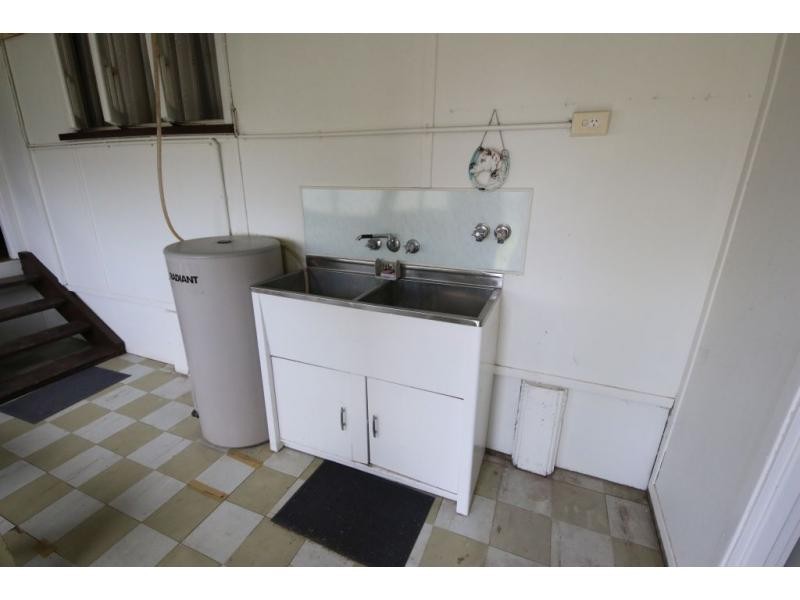 42 BEACH Road, Ayr QLD 4807