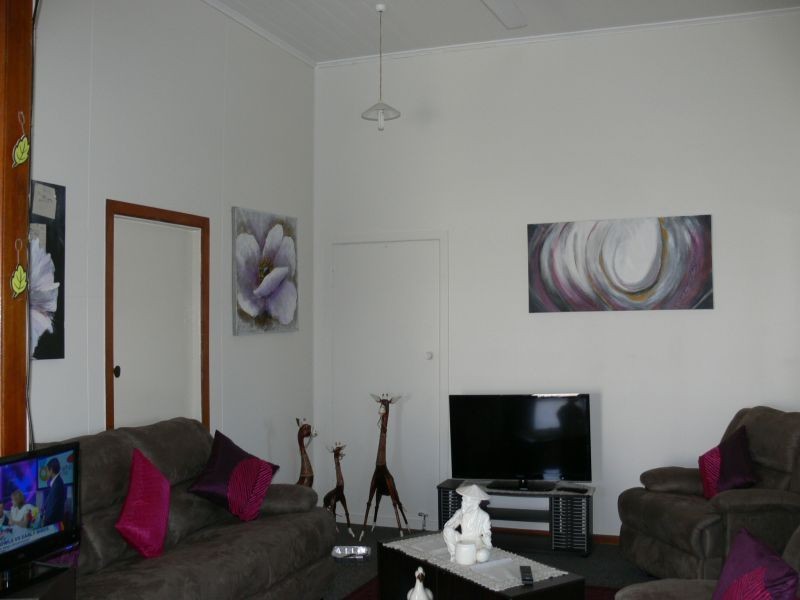 Unit 4/87 MACMILLAN Street, Ayr QLD 4807