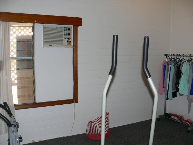 Unit 4/87 MACMILLAN Street, Ayr QLD 4807