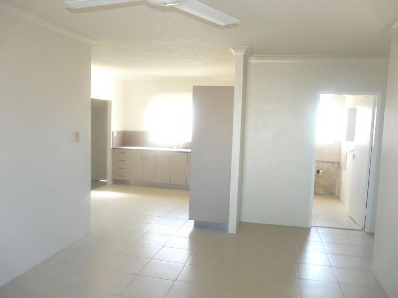 6/111 Young Street, Ayr QLD 4807