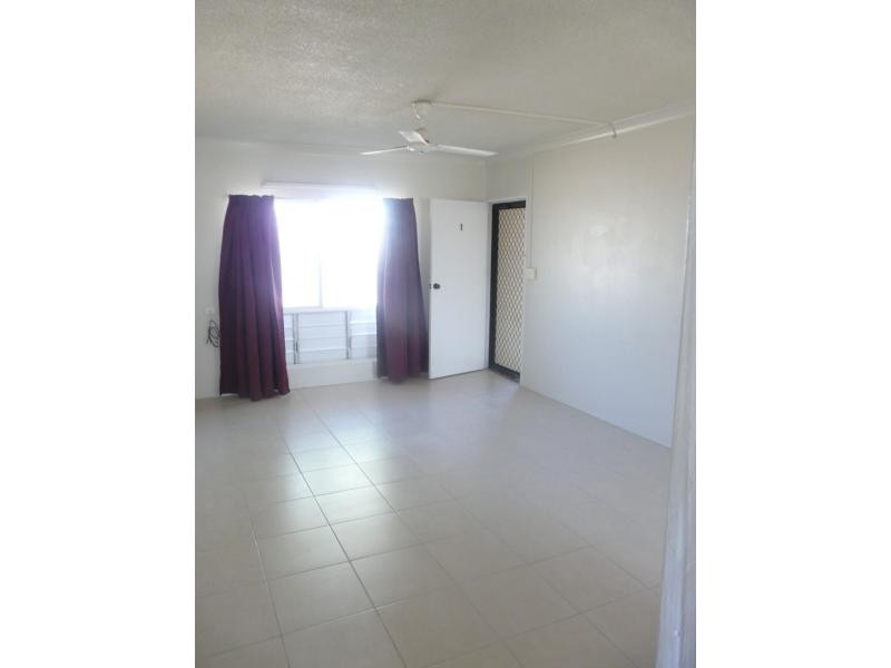 6/111 Young Street, Ayr QLD 4807