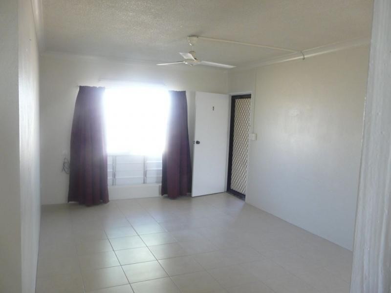 6/111 Young Street, Ayr QLD 4807