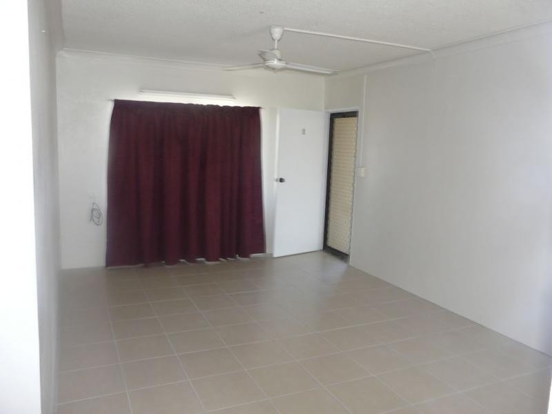 6/111 Young Street, Ayr QLD 4807