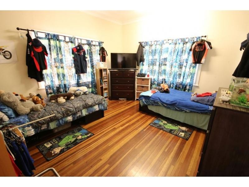 57 THIRTEENTH Avenue, Home Hill QLD 4806