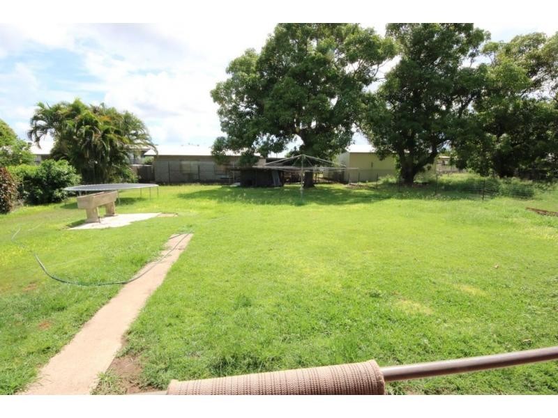 57 THIRTEENTH Avenue, Home Hill QLD 4806