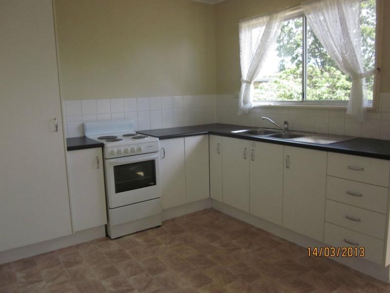 10 Maple Street, Kingston QLD 4114