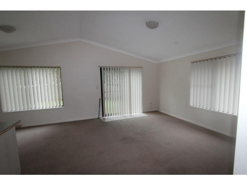 4 Peachface Street, Loganlea QLD 4131