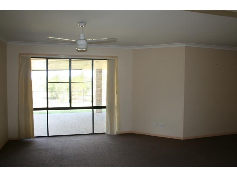 15 Golfgreen Terrace, Meadowbrook QLD 4131