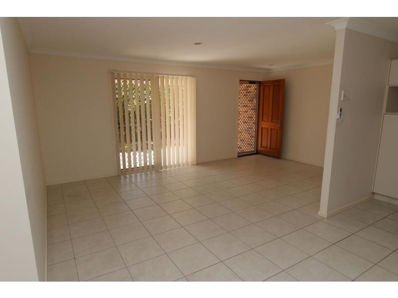 2/47 Queens Road, Kingston QLD 4114