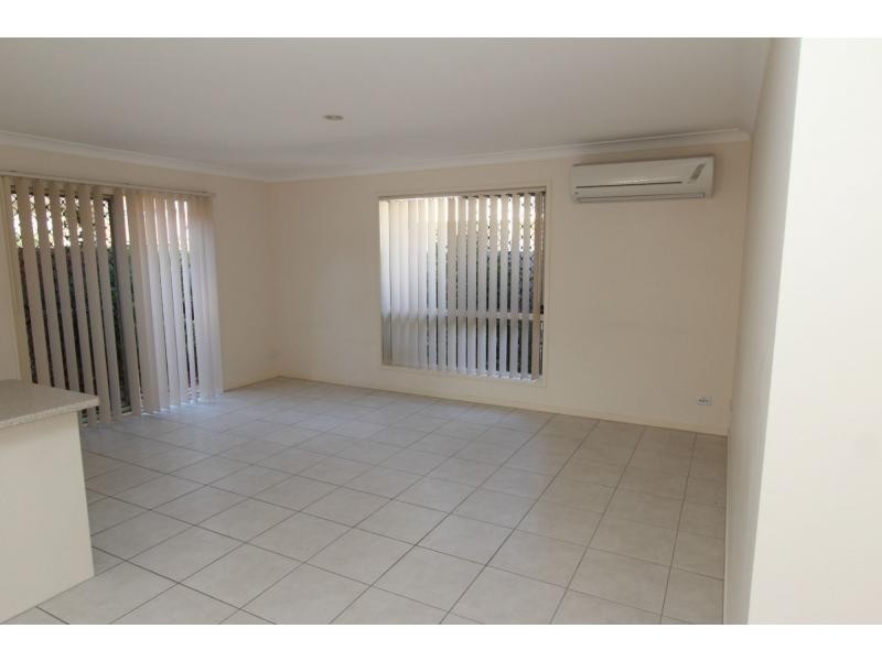 2/47 Queens Road, Kingston QLD 4114