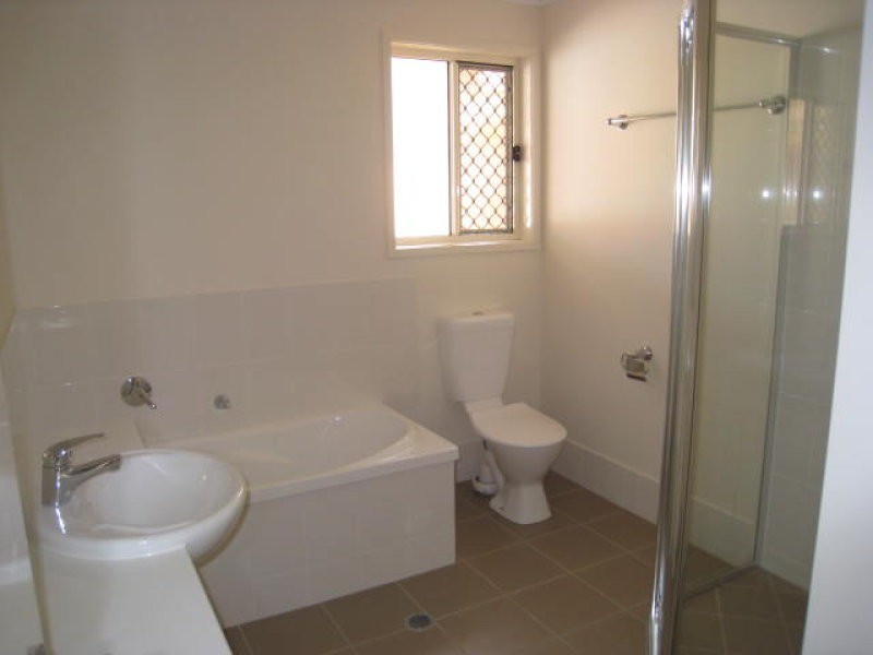 2/47 Queens Road, Kingston QLD 4114