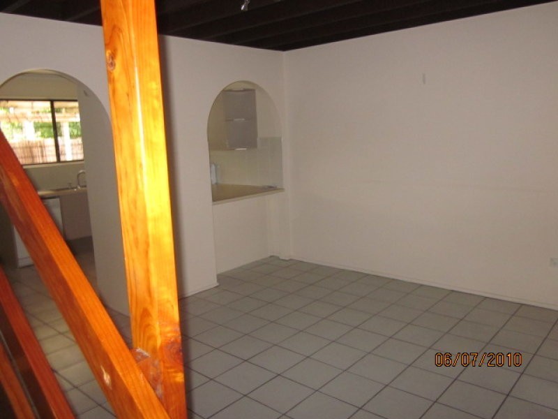 2/25 Chatswood Road, Daisy Hill QLD 4127