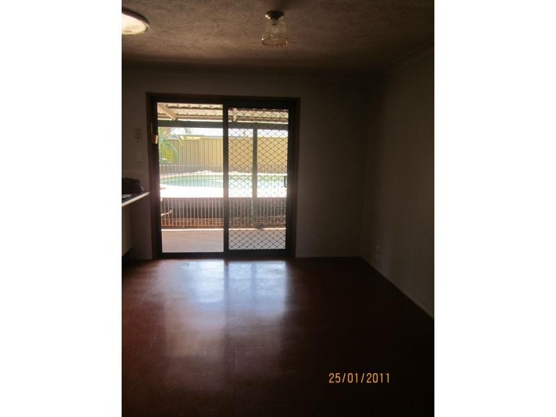 9 Crocus Street, Daisy Hill QLD 4127