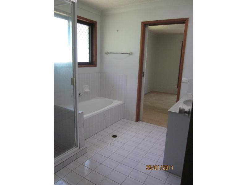 9 Crocus Street, Daisy Hill QLD 4127