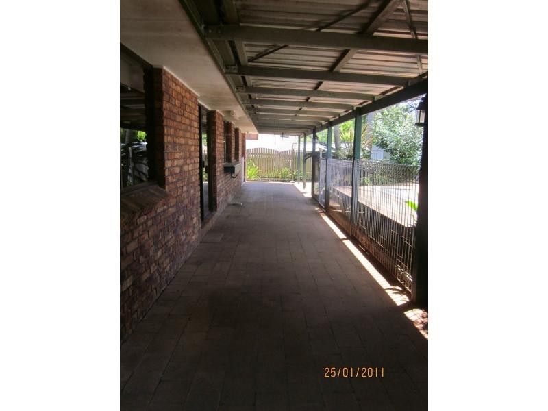 9 Crocus Street, Daisy Hill QLD 4127