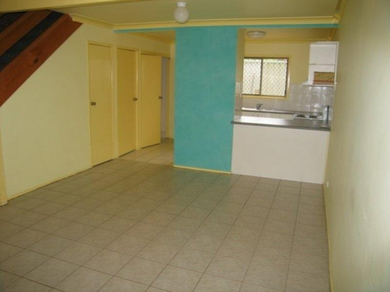 2/28 Garfield Road, Logan Central QLD 4114