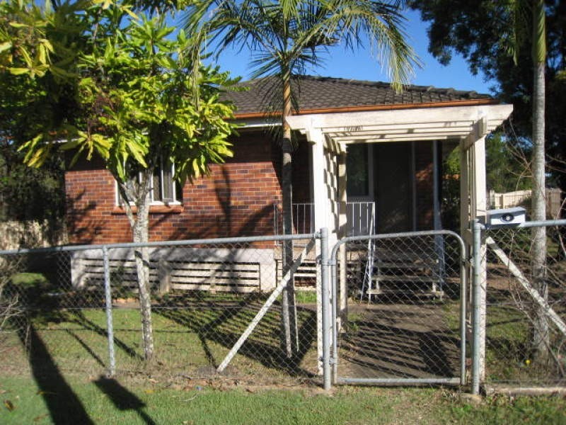 8 Arthur Street, Woodridge QLD 4114