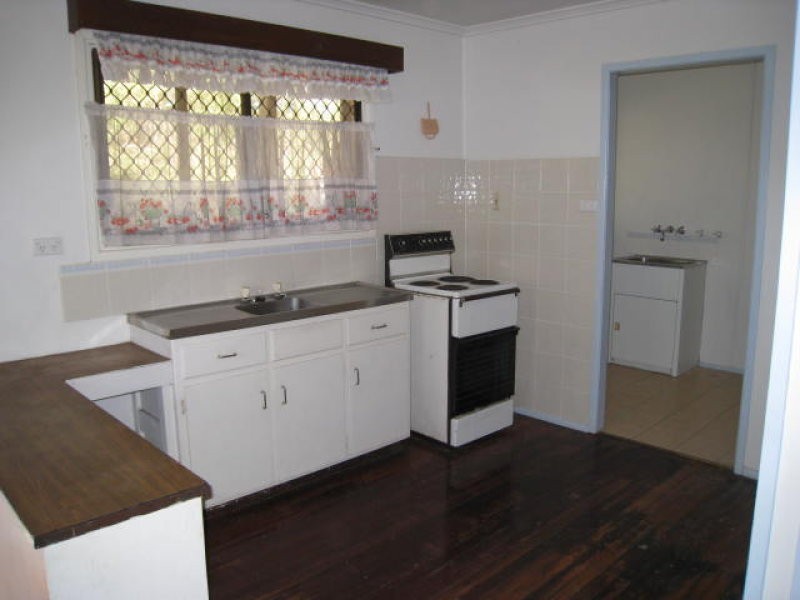 8 Arthur Street, Woodridge QLD 4114