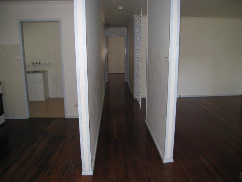 8 Arthur Street, Woodridge QLD 4114