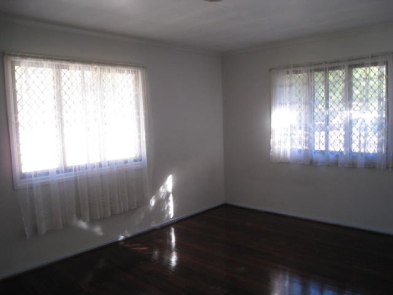 8 Arthur Street, Woodridge QLD 4114