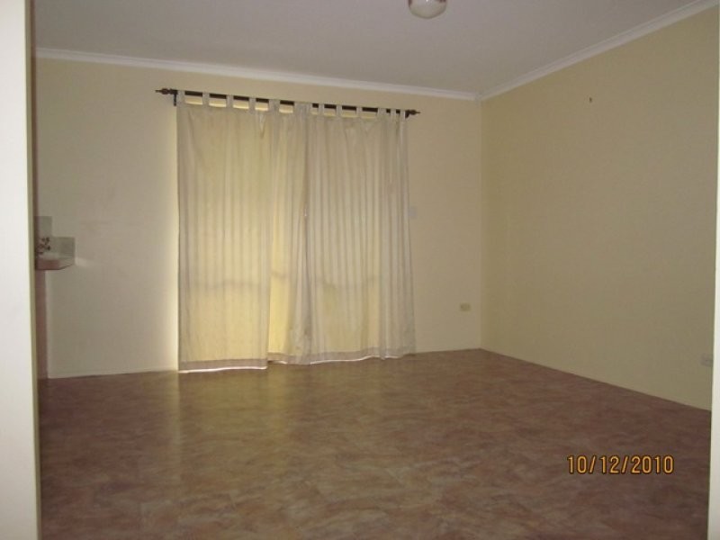8 Juanita Grove, Springwood QLD 4127