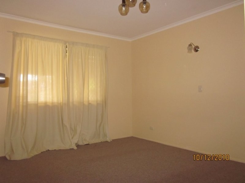 8 Juanita Grove, Springwood QLD 4127