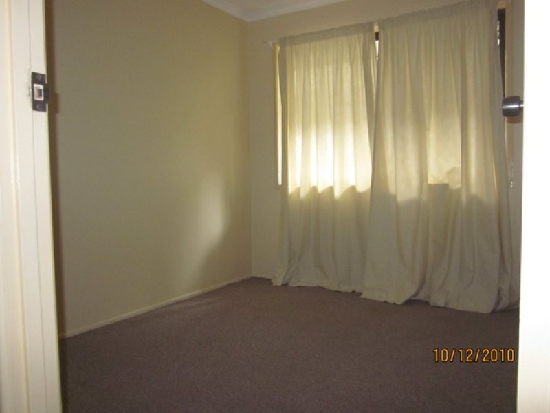 8 Juanita Grove, Springwood QLD 4127