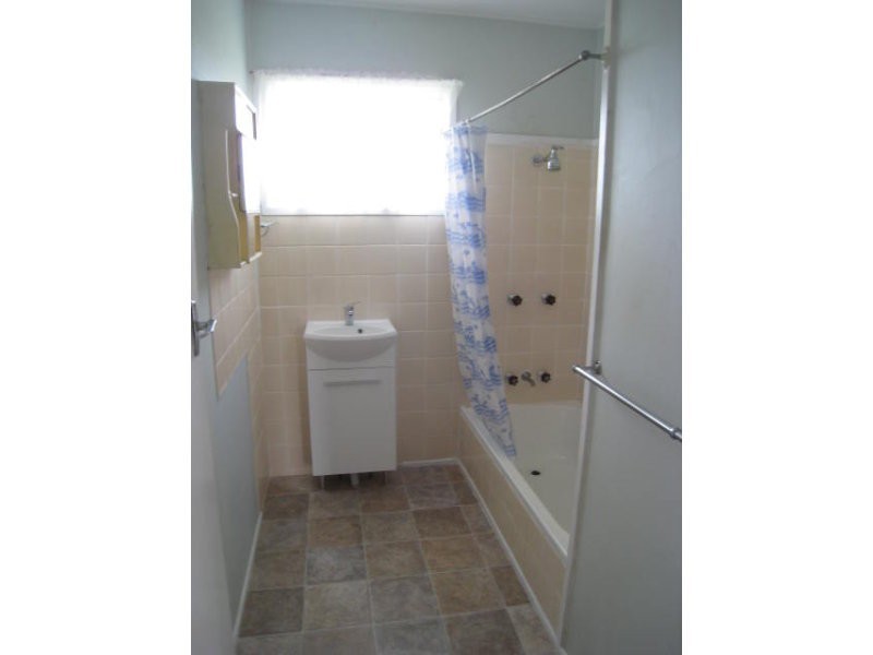 20 Ashton Street, Kingston QLD 4114