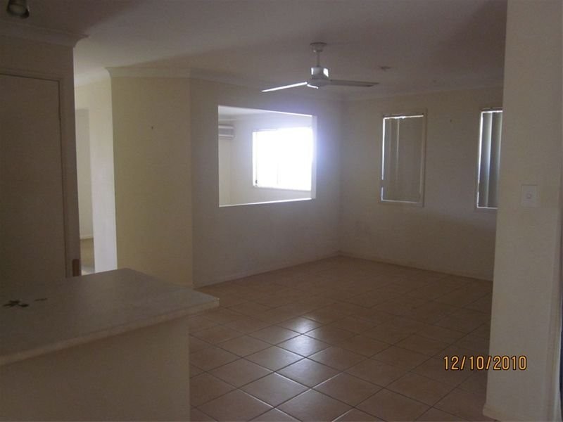 16 Apsley Crescent, Parkinson QLD 4115