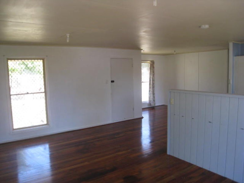 11 Fleur Street, Woodridge QLD 4114