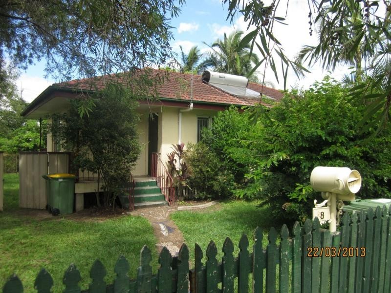 8 Macbeth Street, Kingston QLD 4114