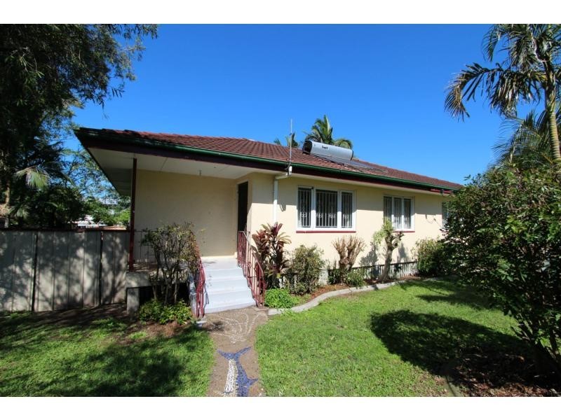 8 Macbeth Street, Kingston QLD 4114