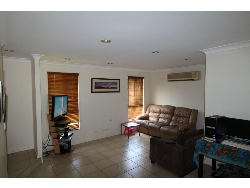 26 Regency Drive, Regents Park QLD 4118