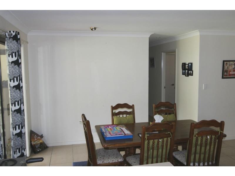 26 Regency Drive, Regents Park QLD 4118