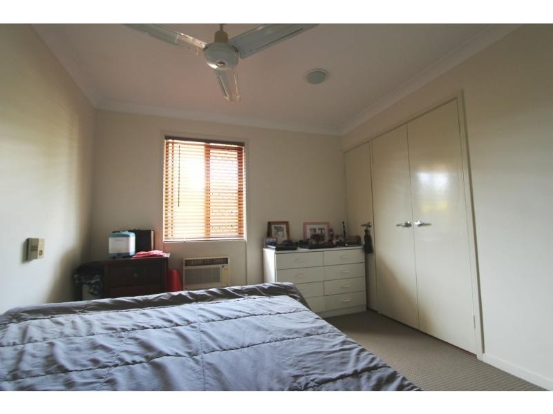 26 Regency Drive, Regents Park QLD 4118