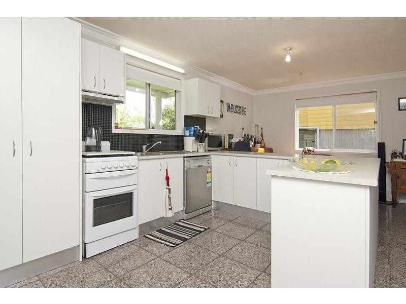 18 Hinchinbrook Avenue, Bethania QLD 4205