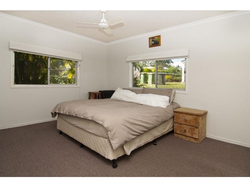 18 Hinchinbrook Avenue, Bethania QLD 4205